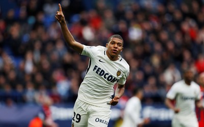 U体育焦点-C罗梅开二度联赛金靴触手可及